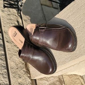 Clark's Collection cushion soft clogs Size 8